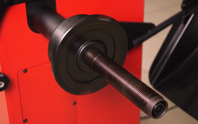 Высокое качество балансировки (качественная центровка колеса)